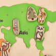 BusyKids Mapa del mundo de madera con figuras magnéticas de animales