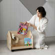Estantería de libros de doble cara con ruedas de BusyKids - natural