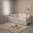 Cama infantil EMMA con barrera de protección y cajón de almacenamiento