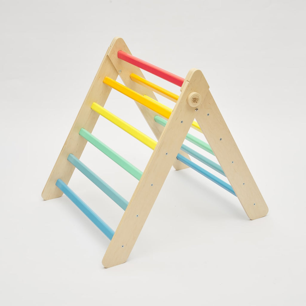 Triangle de motricité Pikler – couleurs arc-en-ciel - Busy-kids.fr
